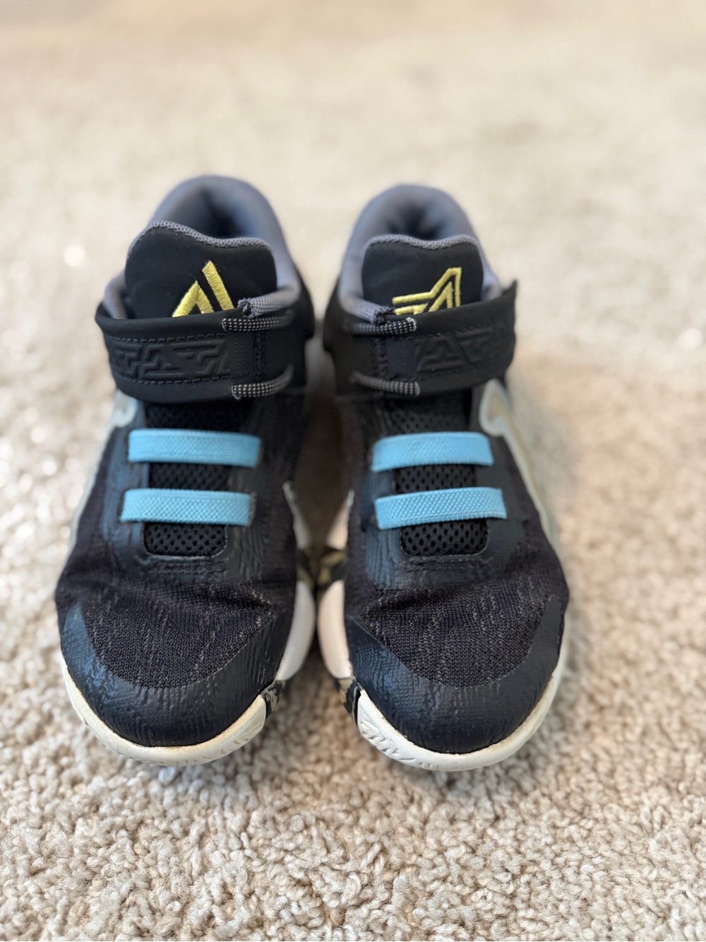 Child Size 11 Nike Sneakers!